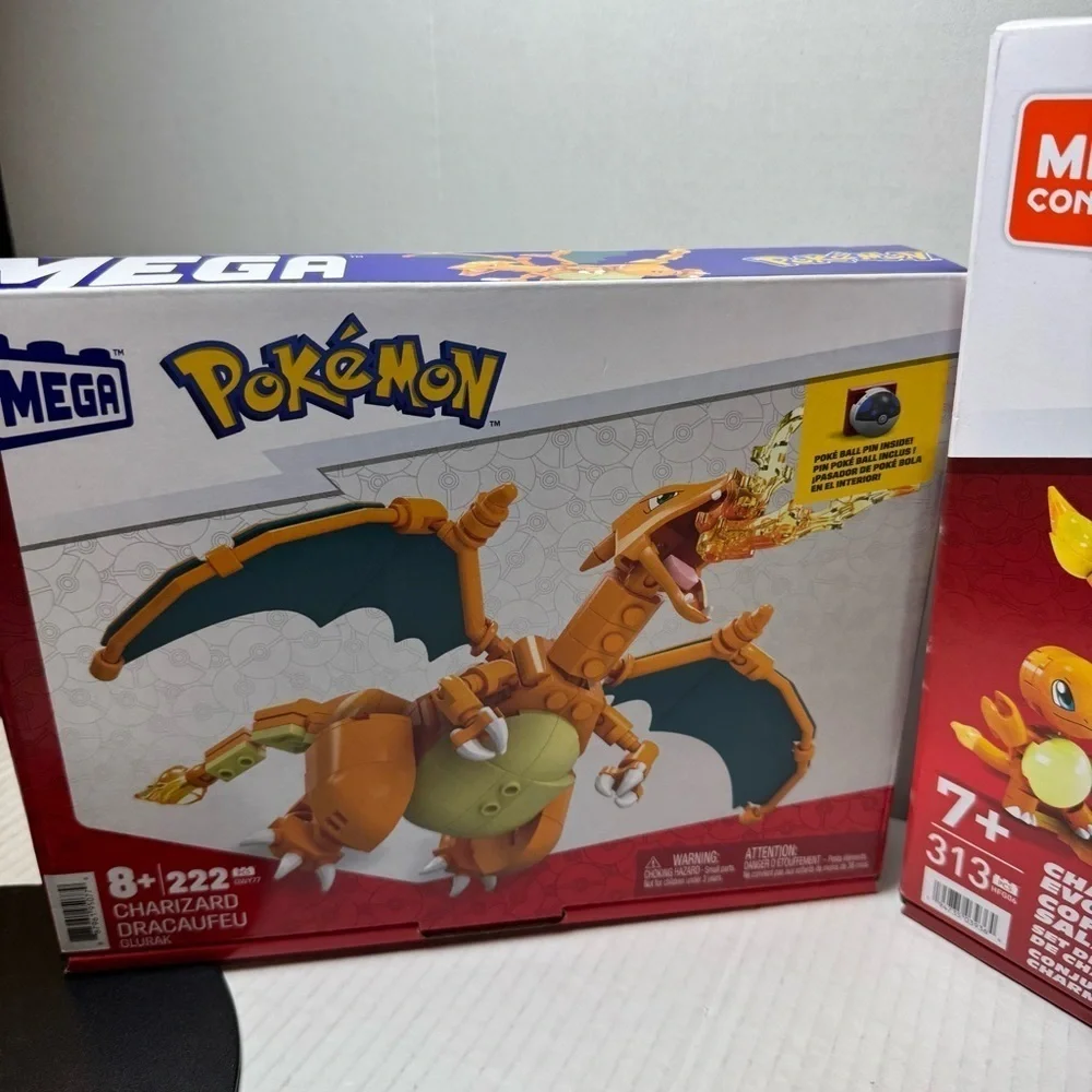 MEGA Pokemon Charizard Building Set & MEGA Pokémon Charmander Set